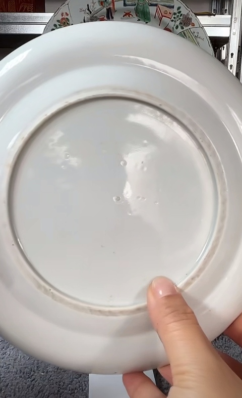 古玩陶瓷人物紋廣彩盤真品鑒賞圖