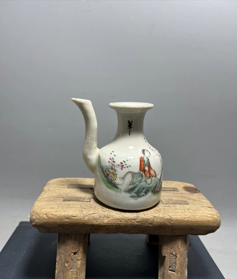 古玩陶瓷仕女紋粉彩無柄壺真品鑒賞圖