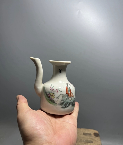 古玩陶瓷仕女紋粉彩無柄壺真品鑒賞圖