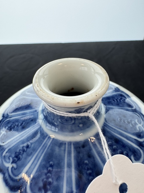 古玩陶瓷花果紋青花梅瓶真品鑒賞圖
