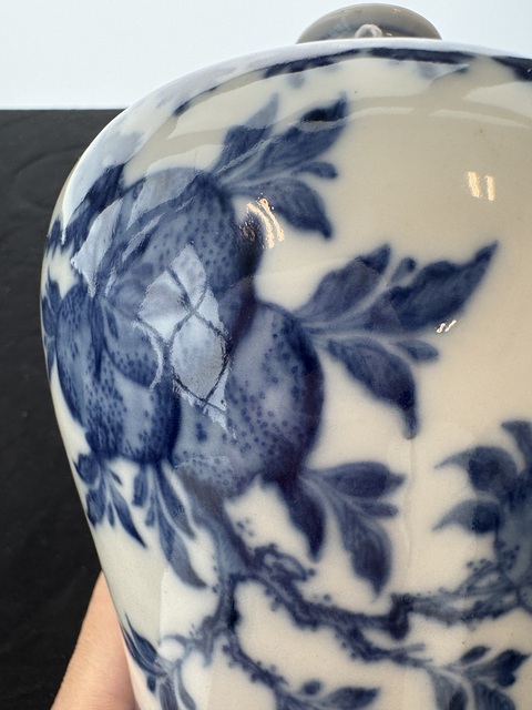 古玩陶瓷花果紋青花梅瓶真品鑒賞圖