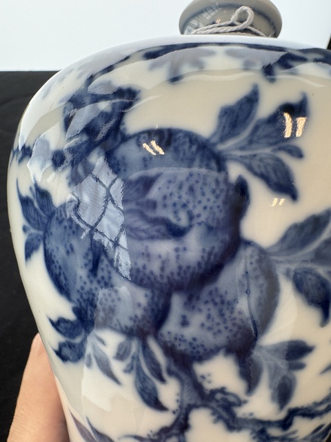 古玩陶瓷花果紋青花梅瓶真品鑒賞圖
