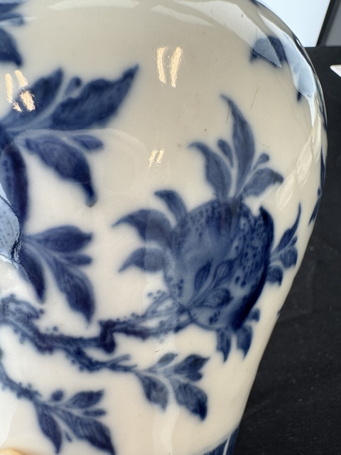 古玩陶瓷花果紋青花梅瓶真品鑒賞圖