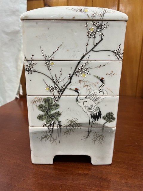 古玩陶瓷鶴紋蓋盒真品鑒賞圖
