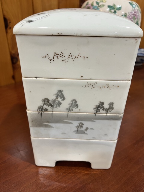 古玩陶瓷鶴紋蓋盒真品鑒賞圖