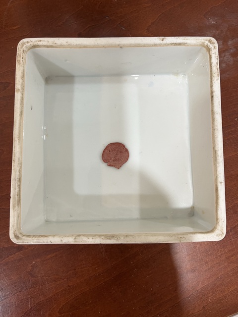 古玩陶瓷鶴紋蓋盒真品鑒賞圖