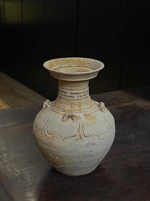 古玩陶瓷南北朝青瓷四系瓶真品鑒賞圖