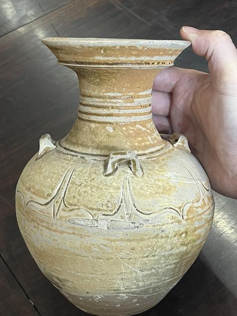 古玩陶瓷南北朝青瓷四系瓶拍賣,當前價格6888元