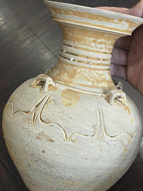 古玩陶瓷南北朝青瓷四系瓶拍賣,當前價格6888元