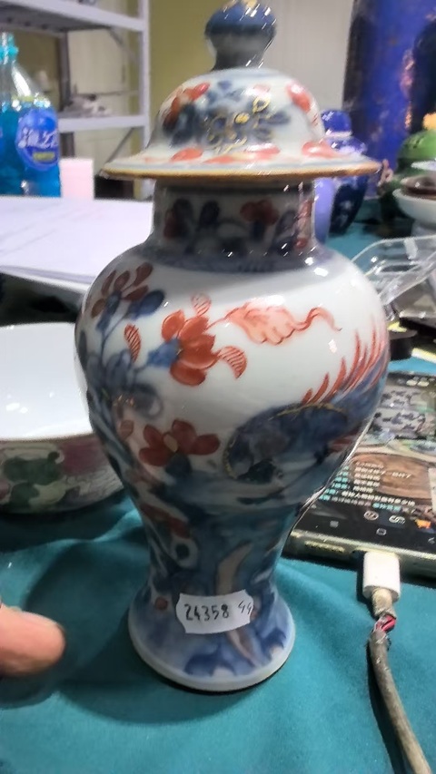 古玩陶瓷青花礬紅描金花鳥紋雞腿蓋瓶真品鑒賞圖