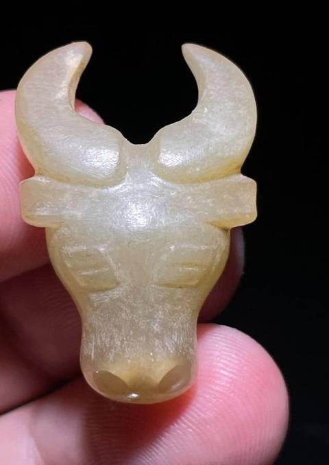 古玩玉器和田玉雕“牛面”真品鑒賞圖