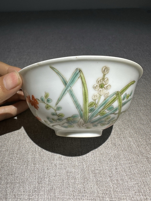 古玩陶瓷粉彩桃紋碗真品鑒賞圖