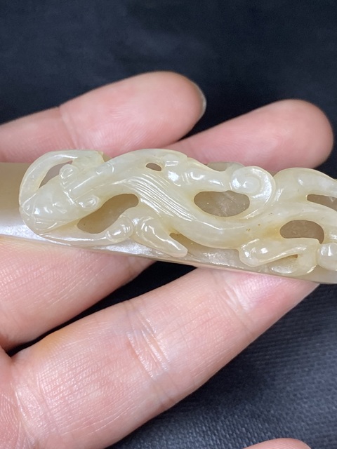 古玩玉器清代和田玉雕“蒼龍教子”帶鉤拍賣(mài),當(dāng)前價(jià)格15000元