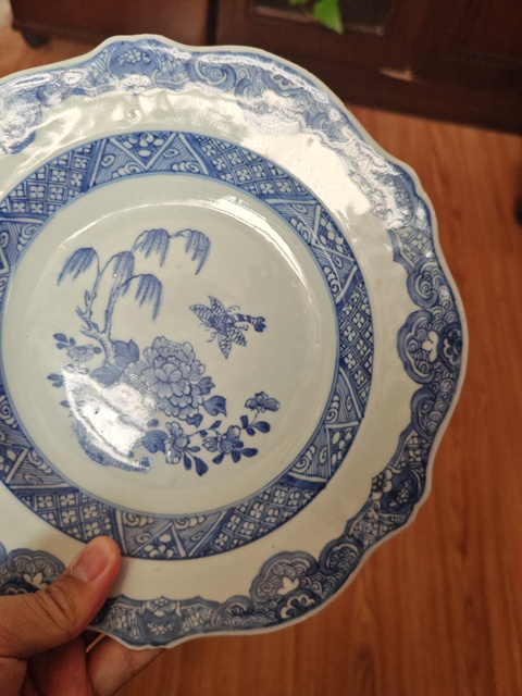 古玩陶瓷花卉紋青花盤(pán)真品鑒賞圖