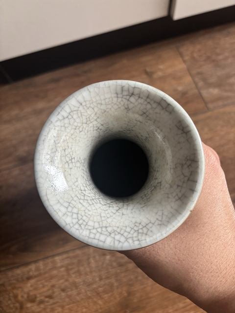古玩陶瓷哥釉貼塑龍紋瓶真品鑒賞圖