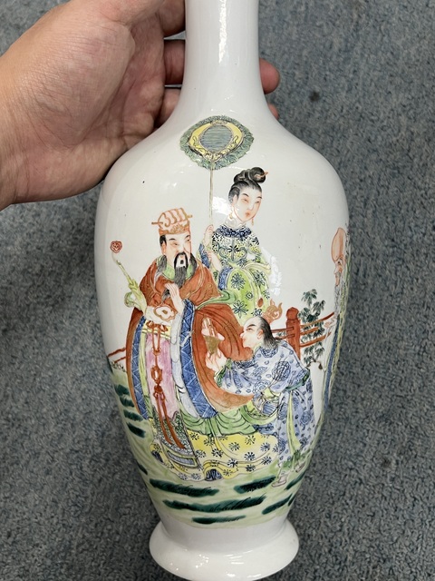 古玩陶瓷粉彩人物故事紋撇口瓶真品鑒賞圖