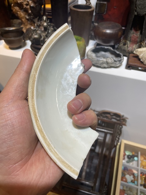 古玩陶瓷黃地綠彩龍紋標本真品鑒賞圖