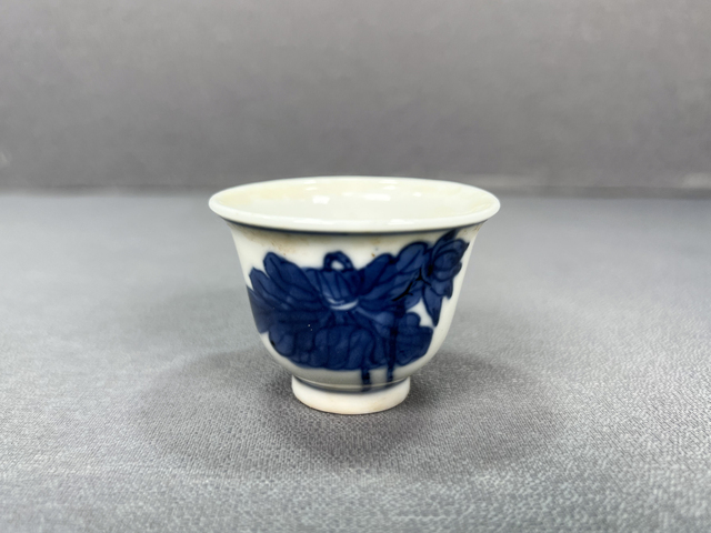 古玩陶瓷清中期·青花荷塘花鳥紋杯真品鑒賞圖