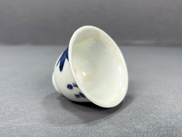 古玩陶瓷清中期·青花荷塘花鳥紋杯真品鑒賞圖