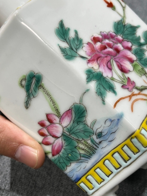 古玩陶瓷民國 粉彩花卉紋茶葉罐真品鑒賞圖