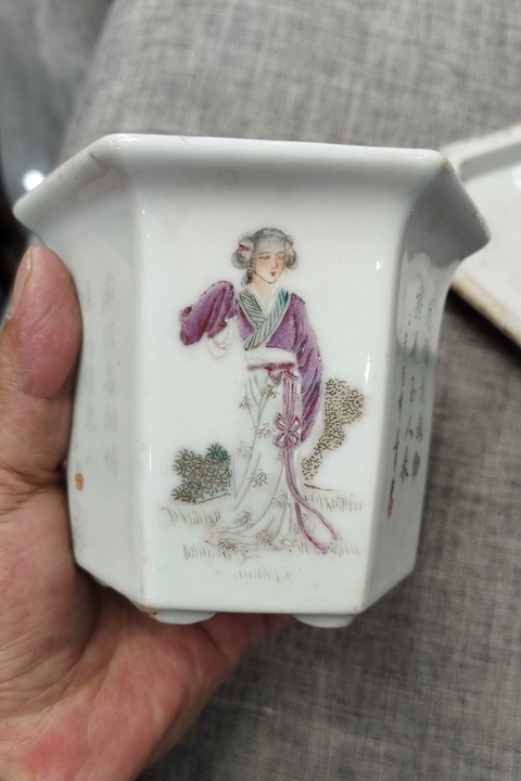 古玩陶瓷粉彩人物詩文六方花盆真品鑒賞圖