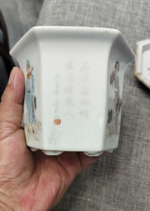 古玩陶瓷粉彩人物詩文六方花盆真品鑒賞圖