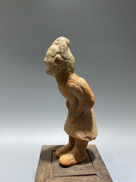 古玩陶瓷唐·彎腰俑 真品鑒賞圖