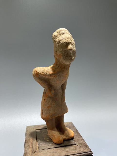 古玩陶瓷唐·彎腰俑 真品鑒賞圖