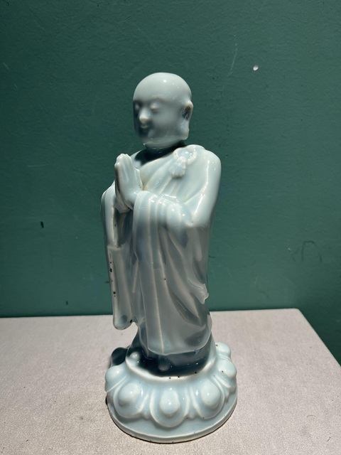 古玩陶瓷粉青釉阿難像拍賣(mài),當(dāng)前價(jià)格15888元