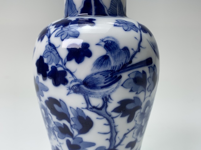 古玩陶瓷清晚期·青花花鳥紋賞瓶拍賣，當(dāng)前價(jià)格5500元