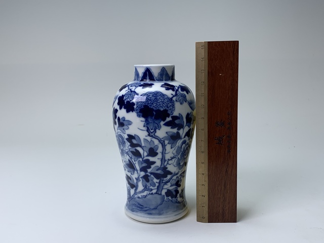 古玩陶瓷清晚期·青花花鳥紋賞瓶拍賣，當(dāng)前價(jià)格5500元
