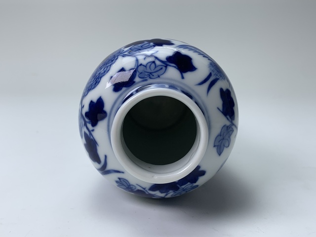 古玩陶瓷清晚期·青花花鳥紋賞瓶拍賣，當(dāng)前價(jià)格5500元
