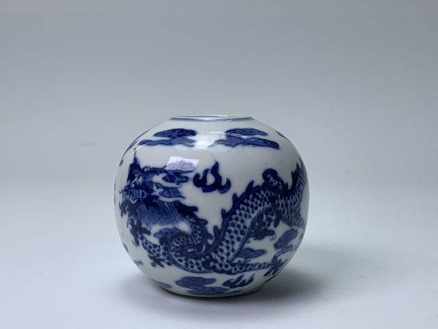 古玩陶瓷清晚期·青花雙龍戲珠紋水盂拍賣,當前價格3388元
