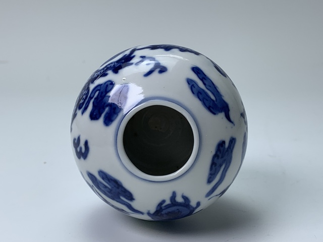 古玩陶瓷清晚期·青花雙龍戲珠紋水盂拍賣,當前價格3388元