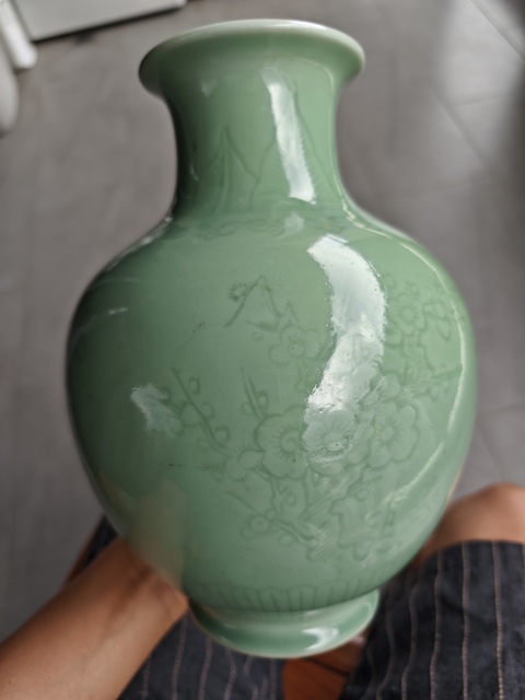 古玩陶瓷民國 青釉劃花瓶真品鑒賞圖
