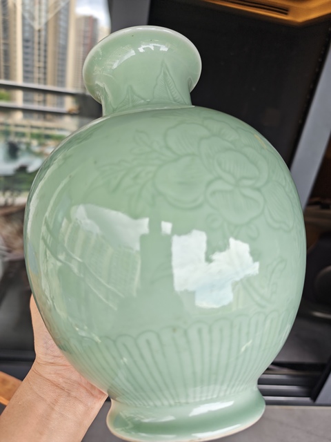 古玩陶瓷民國 青釉劃花瓶真品鑒賞圖
