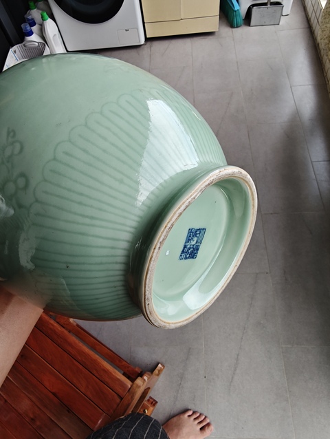 古玩陶瓷民國 青釉劃花瓶真品鑒賞圖