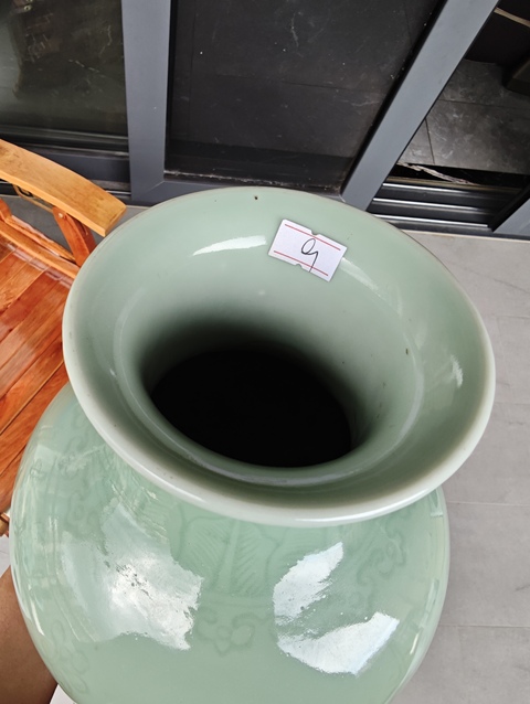 古玩陶瓷民國 青釉劃花瓶真品鑒賞圖