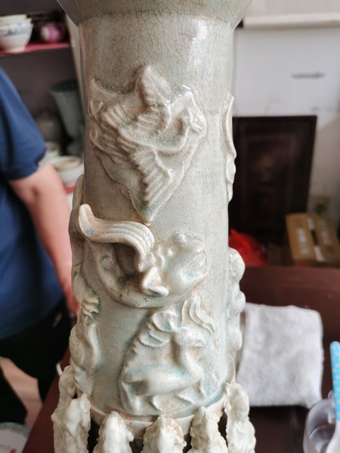 古玩陶瓷青白釉貼塑人物鳥紋塔式罐真品鑒賞圖