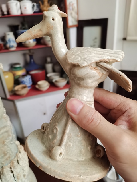 古玩陶瓷青白釉貼塑人物鳥紋塔式罐真品鑒賞圖