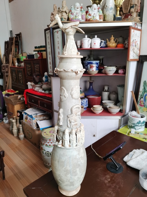古玩陶瓷青白釉貼塑人物鳥紋塔式罐真品鑒賞圖