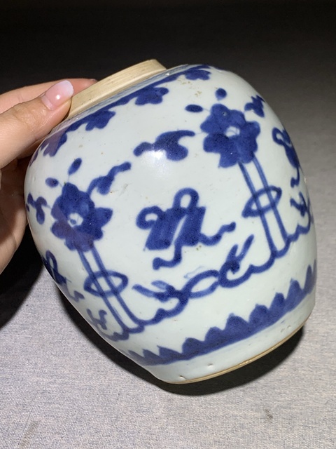 古玩陶瓷青花花間八寶紋罐真品鑒賞圖