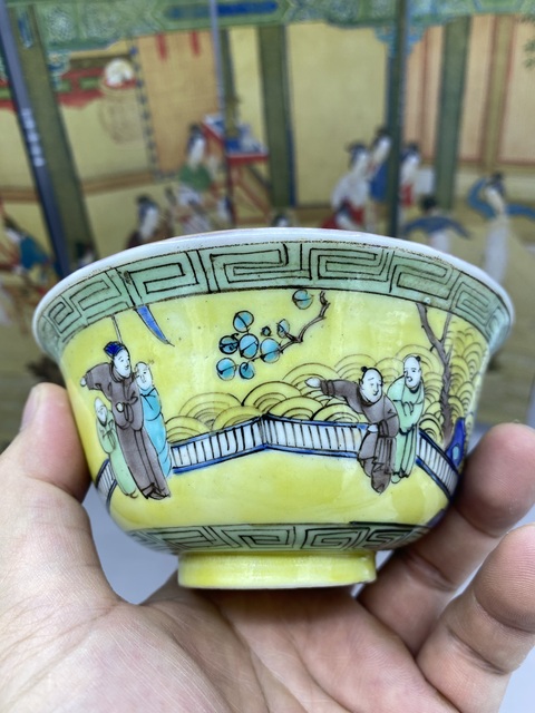 古玩陶瓷黃地素三彩人物故事紋蓋碗拍賣,當前價格3500元