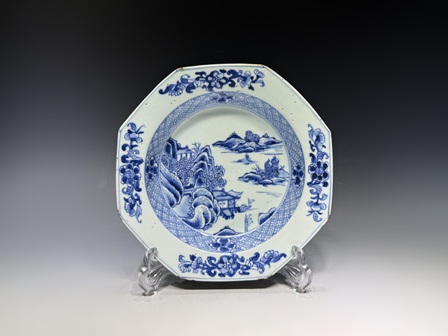 古玩陶瓷清乾隆·青花山水樓閣紋八方盤真品鑒賞圖
