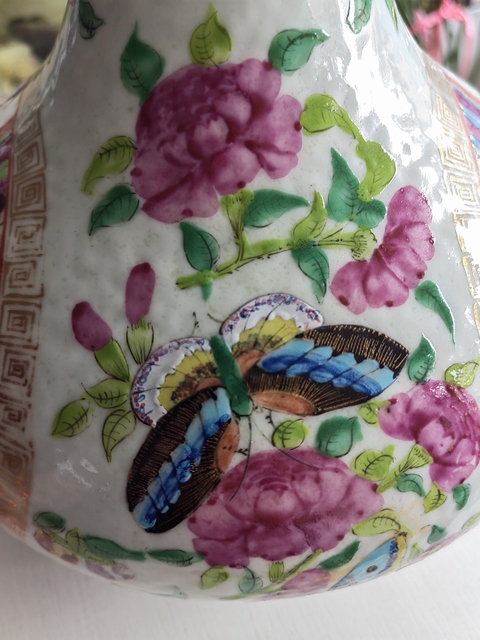 古玩陶瓷廣彩荸薺瓶真品鑒賞圖