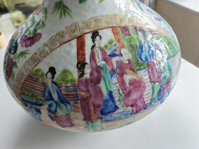 古玩陶瓷廣彩荸薺瓶真品鑒賞圖
