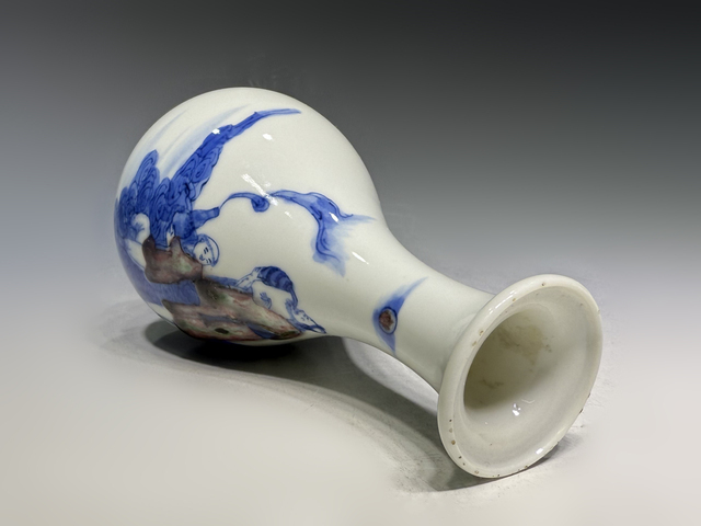 古玩陶瓷清晚期·青花釉里紅人物賞瓶真品鑒賞圖