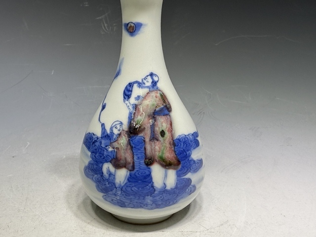 古玩陶瓷清晚期·青花釉里紅人物賞瓶真品鑒賞圖