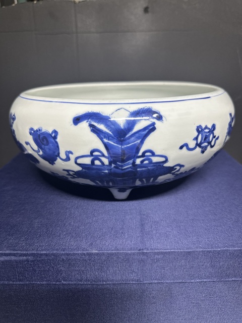 古玩陶瓷清康熙。青花博古雜寶紋三足缽式香爐拍賣,當前價格30000元