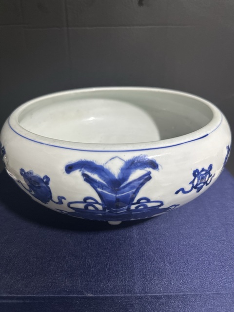 古玩陶瓷清康熙。青花博古雜寶紋三足缽式香爐拍賣,當前價格30000元
